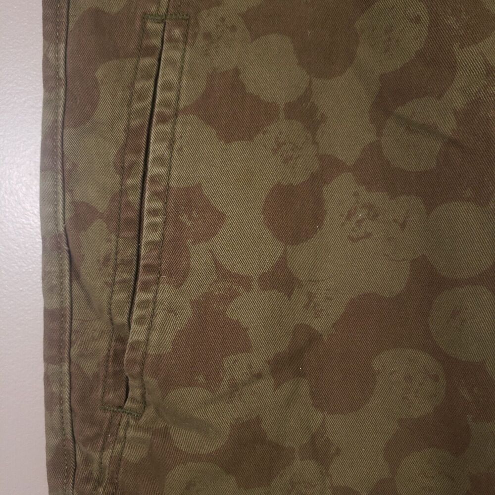 Levi's Cargo Shorts Mens 33 Green Camouflage Type Casual Outdoors - Picture 3 of 14